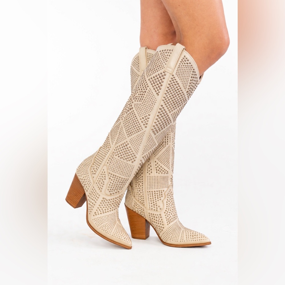RARE Steve Madden Cream Lasso Studded Heeled Boots